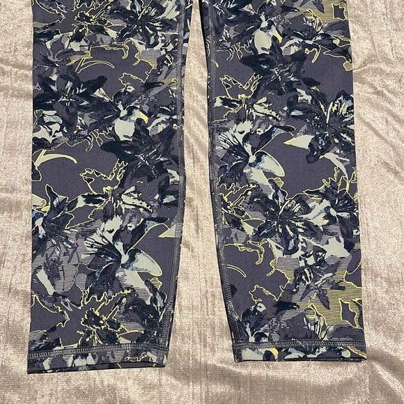 Fabletics Ltd Ed Print - Picture 5 of 6